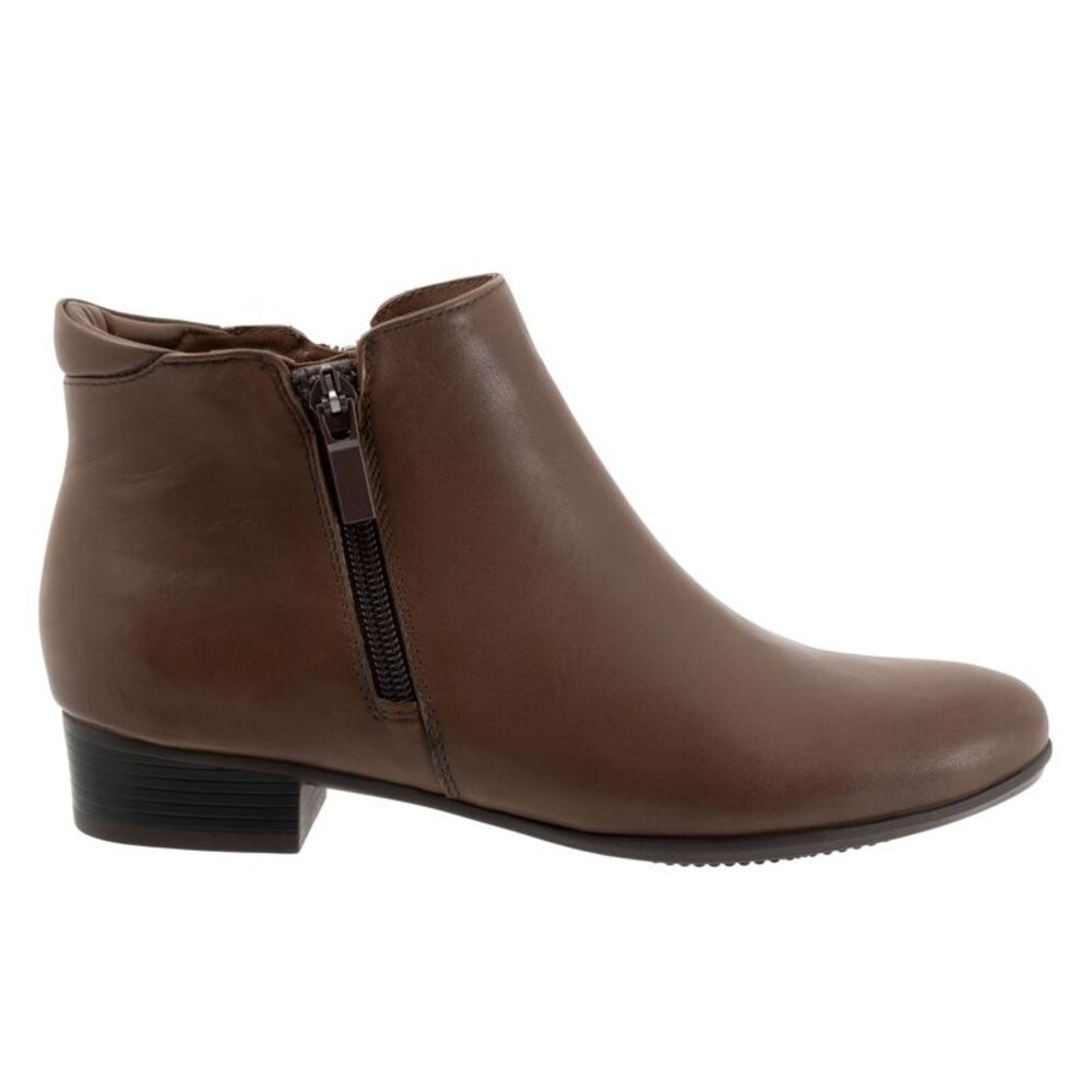Trotters Womens Major Brown Boots (NWT)